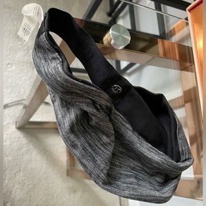 Lululemon Women's Fringe Fighter Nulu Headband one size black/grey